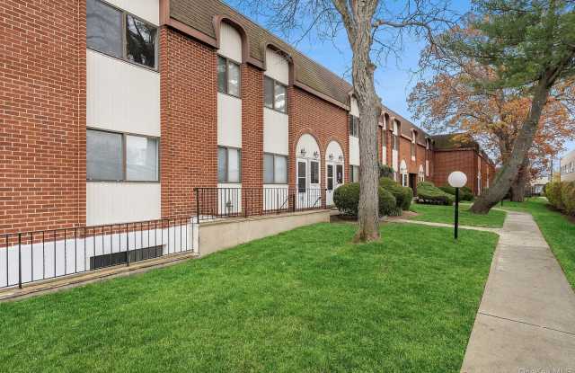 741 Chestnut Street unit: 1St Fl - 741 Chestnut Street, Cedarhurst, NY 11516