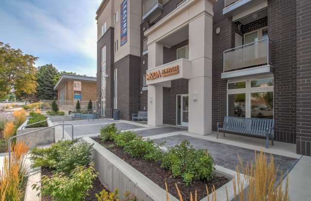 Moda Newhouse photos photos Moda Newhouse photos photos