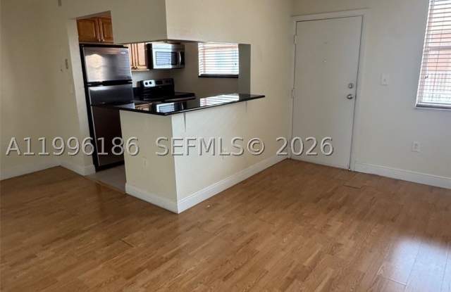 2441 SW 31st Ave photos photos