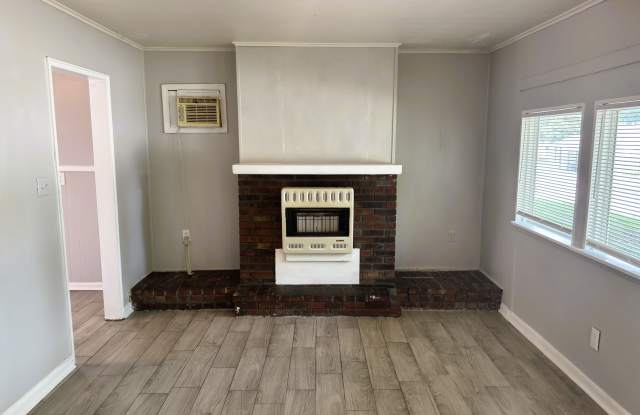 4374 Deborah Avenue Gallery 4