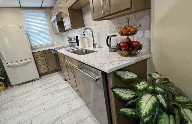 7902 Richfield Road Gallery 2