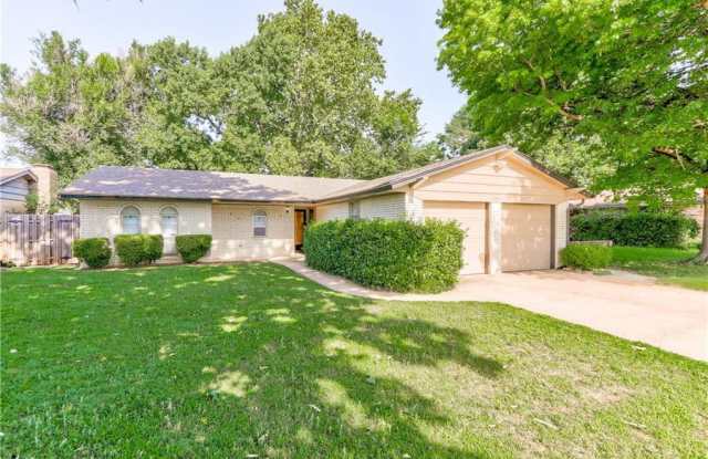 2621 N Grant Ave photos photos