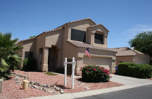 Charming 3 Bed 2.5 Bath Home in Gated Community in North Phoenix Gallery 3