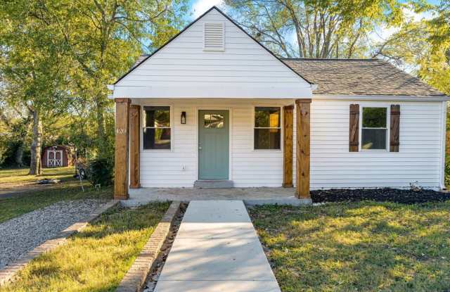 Charming Madison Home w/ Modern Upgrades & HUGE backyard! Gallery 3