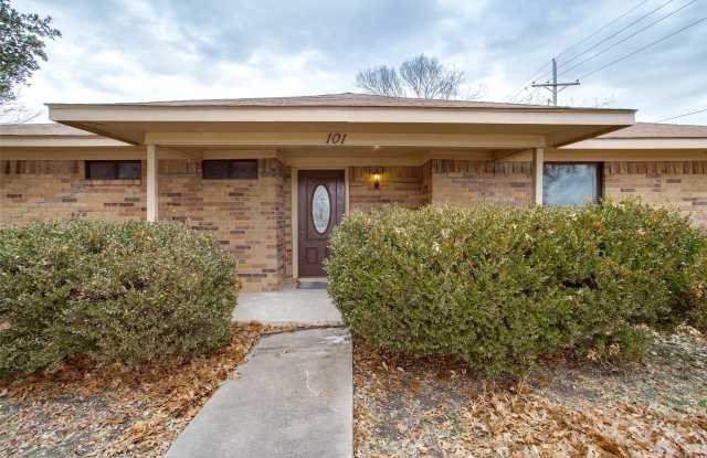 101 Teakwood Drive Gallery 2