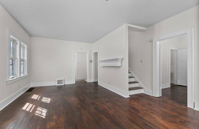 403 E Park Street Gallery 4