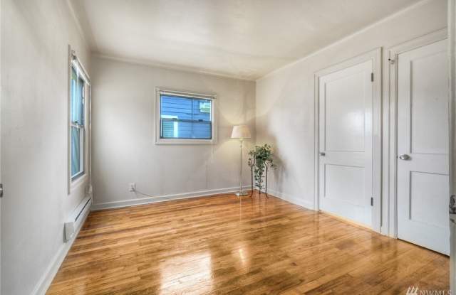 113 W Main Gallery 2