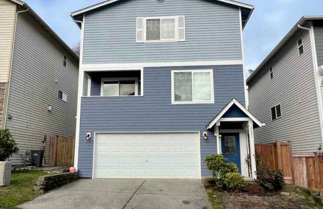 Beautiful 3-bedroom plus MEDIA Room North Lynnwood PET FRIENDLY home photos photos