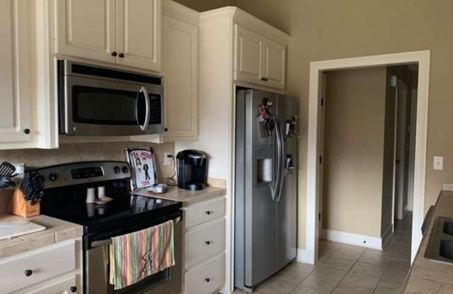 Beautiful 3/2 Home in Farmington Station Available For Rent! photos photos