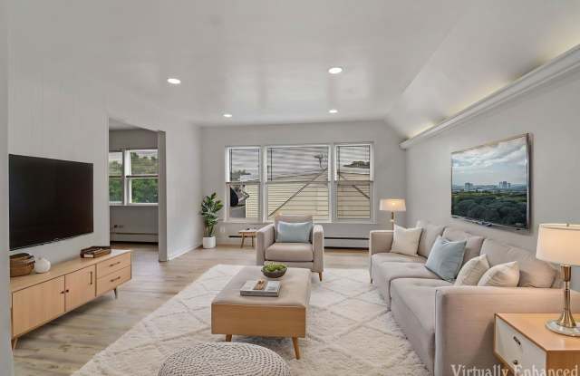 2735 N 73rd Court Gallery 3