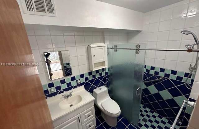 3894 NW 5th St - 3894 Northwest 5th Street, Miami, FL 33126