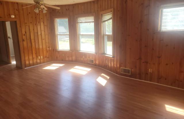 3 bedroom, 1 bathroom Townhouse--Ready for move in! photos photos