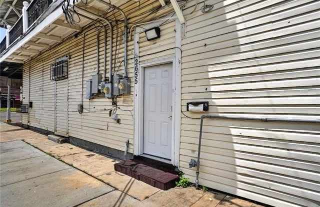 2655 ST. ANN Gallery 2