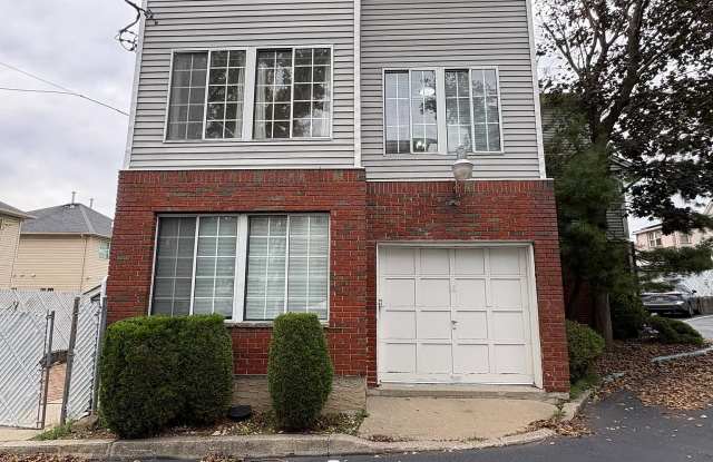 16 Roosevelt Ct Gallery 1