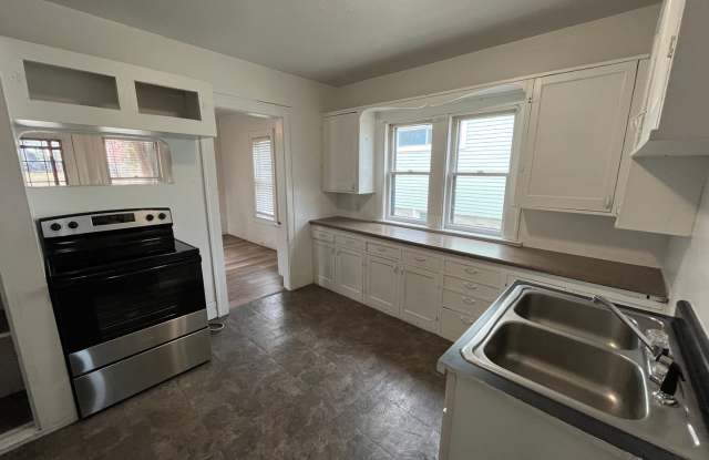 3 Bed 1 Bath Single Family Home in Wausau photos photos