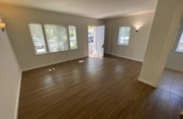 1118 Lincoln Avenue Gallery 3