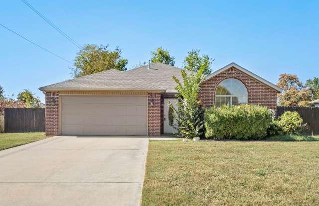 Well-Kept Home for lease at 160 Poplar, Centerton! - 160 Poplar Road, Centerton, AR 72719