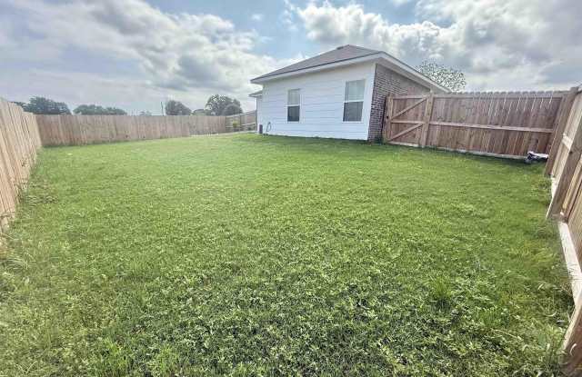 989 Martin St Gallery 2