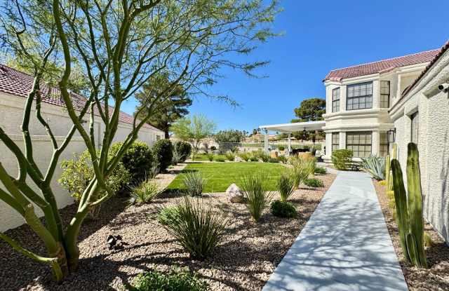 5269 Crooked Valley Dr / Stunning & FULLY Furnished Home on the Golf Course - 3 Bed & 3 Bath photos photos