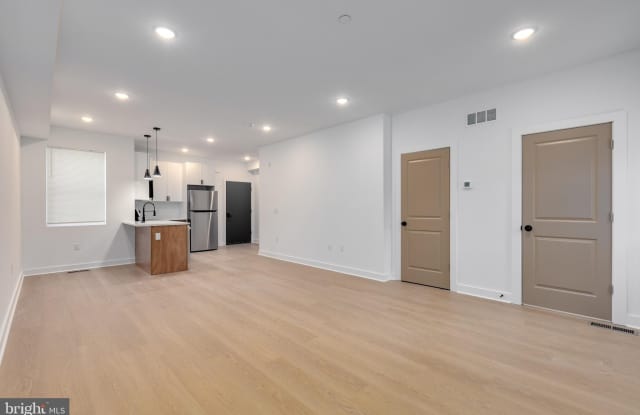 2350 N 16TH Street unit: 2 photos photos