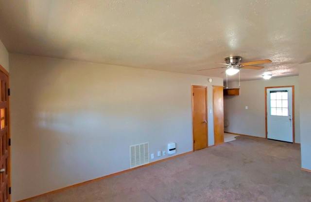 3 Bed, 1 Bath Home in MWC Country Estates Subdivision Gallery 4