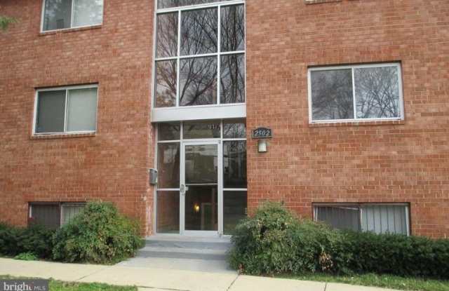2502 MARKHAM LANE photos photos