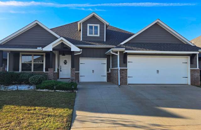 Gorgeous 4 Bed/2 Bath in Yukon photos photos