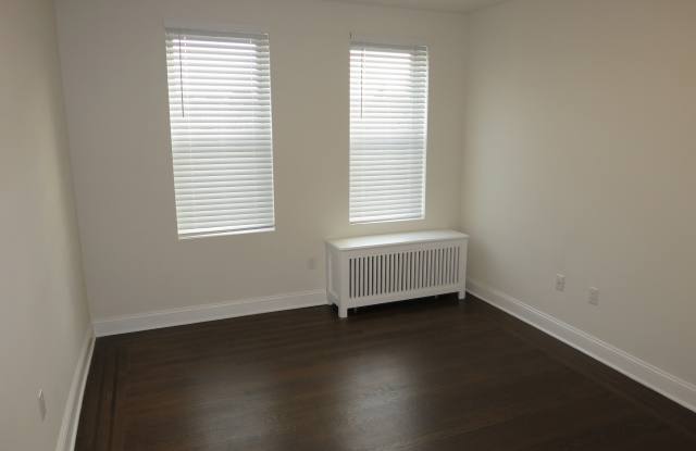 7803 Hudson Avenue Gallery 4