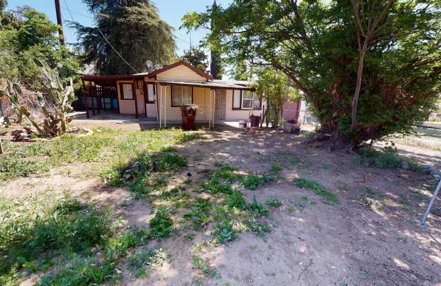 Coming Soon! Single Family 1/1 home for lease with large lot and 1 car garage! photos photos