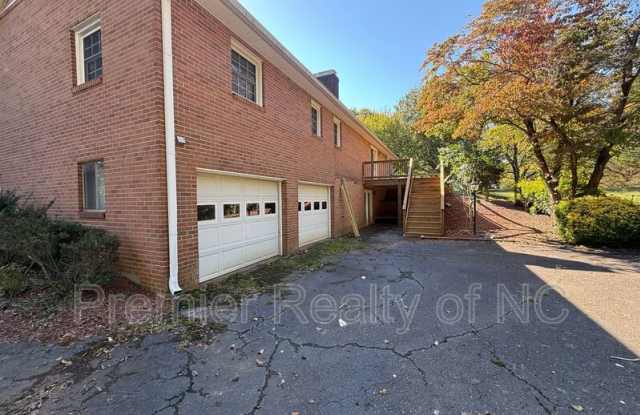 6911 Kenbridge Dr Gallery 2