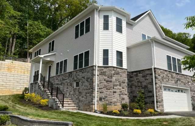 78 Arlene Court Gallery 2
