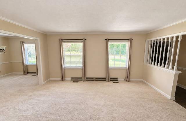 Three bedroom, 2 bath house in Burlington Gallery 4