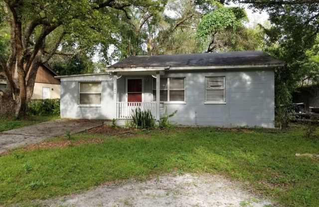 1426 E Mulberry Dr - 1426 East Mulberry Drive, Tampa, FL 33604