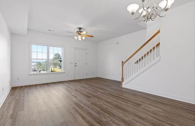 3-bedroom 2-bathroom townhome now available for rent! - 7502 Noah Reid Road, Chattanooga, TN 37416 3-bedroom 2-bathroom townhome now available for rent! - 7502 Noah Reid Road, Chattanooga, TN 37416