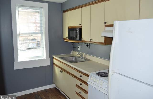 1704 THAMES STREET Gallery 4