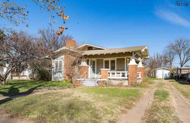 1904 PEARL AVENUE - 1904 Pearl Avenue, Wichita Falls, TX 76301