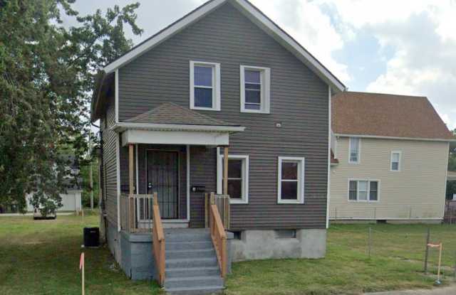 708 East Jefferson Boulevard 2 photos photos