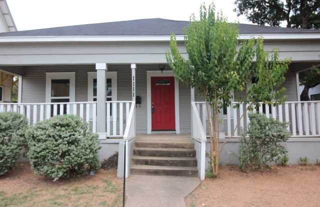 Charming 3/2 Single Story House, Minutes from Downtown - 1111 Angelina Street, Austin, TX 78702