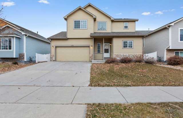 Spacious 4-Bedroom Home in North Fort Collins - 2475 Ashland Lane, Fort Collins, CO 80524