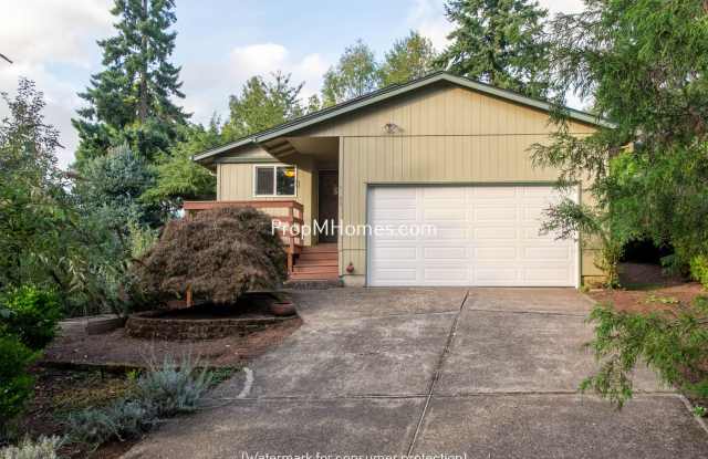 Spacious 3 Bedroom Home on an Oversized lot in Garden Home! photos photos