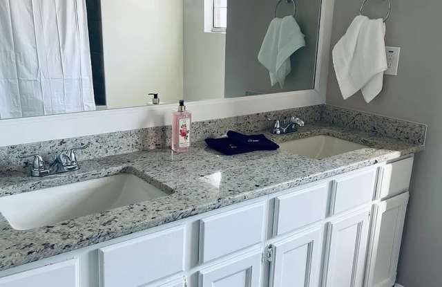 Room in 2 Bedroom Home at Mountain Springs Cir Gallery 3