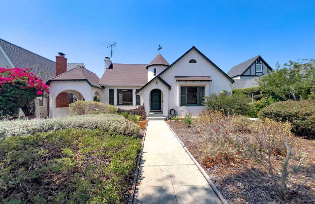 Storybook 3BR Home in Pretigious Rossmoyne Pocket of Glendale photos photos