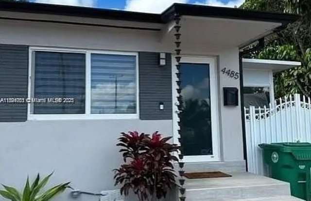 4485 SW 7th St photos photos