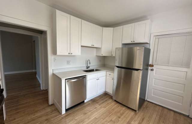 4902 N St Louis Ave photos photos