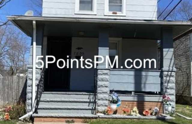 7805 Bancroft Avenue photos photos
