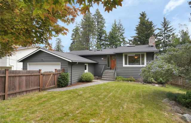Spacious 5 Bed 3 Bath Home with In-Law Suite and huge yard in Olympic Hills photos photos