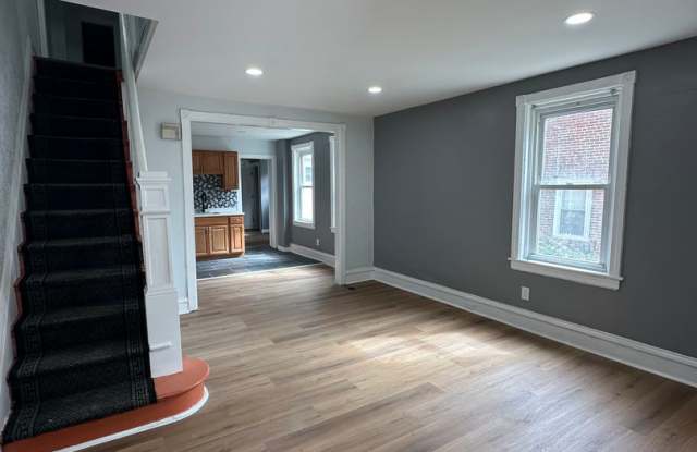 4 Bed, 1 Bath available for rent! Gallery 4