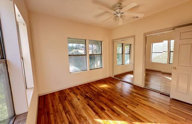 709 E Elmira St photos photos