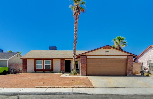 Check out this 3 bedroom single story home with a pool and no hoa!! photos photos Check out this 3 bedroom single story home with a pool and no hoa!! photos photos