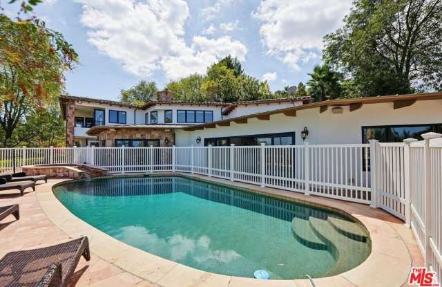 4550 Gable Dr Gallery 2